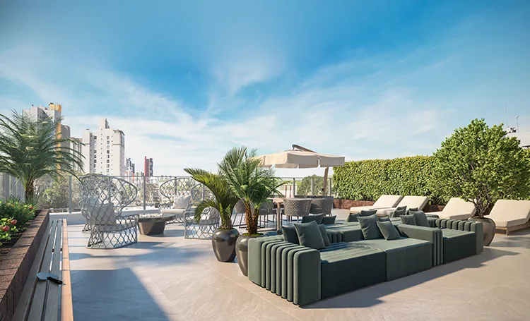 Rooftop com sofás, palmeiras e vista da cidade, em render