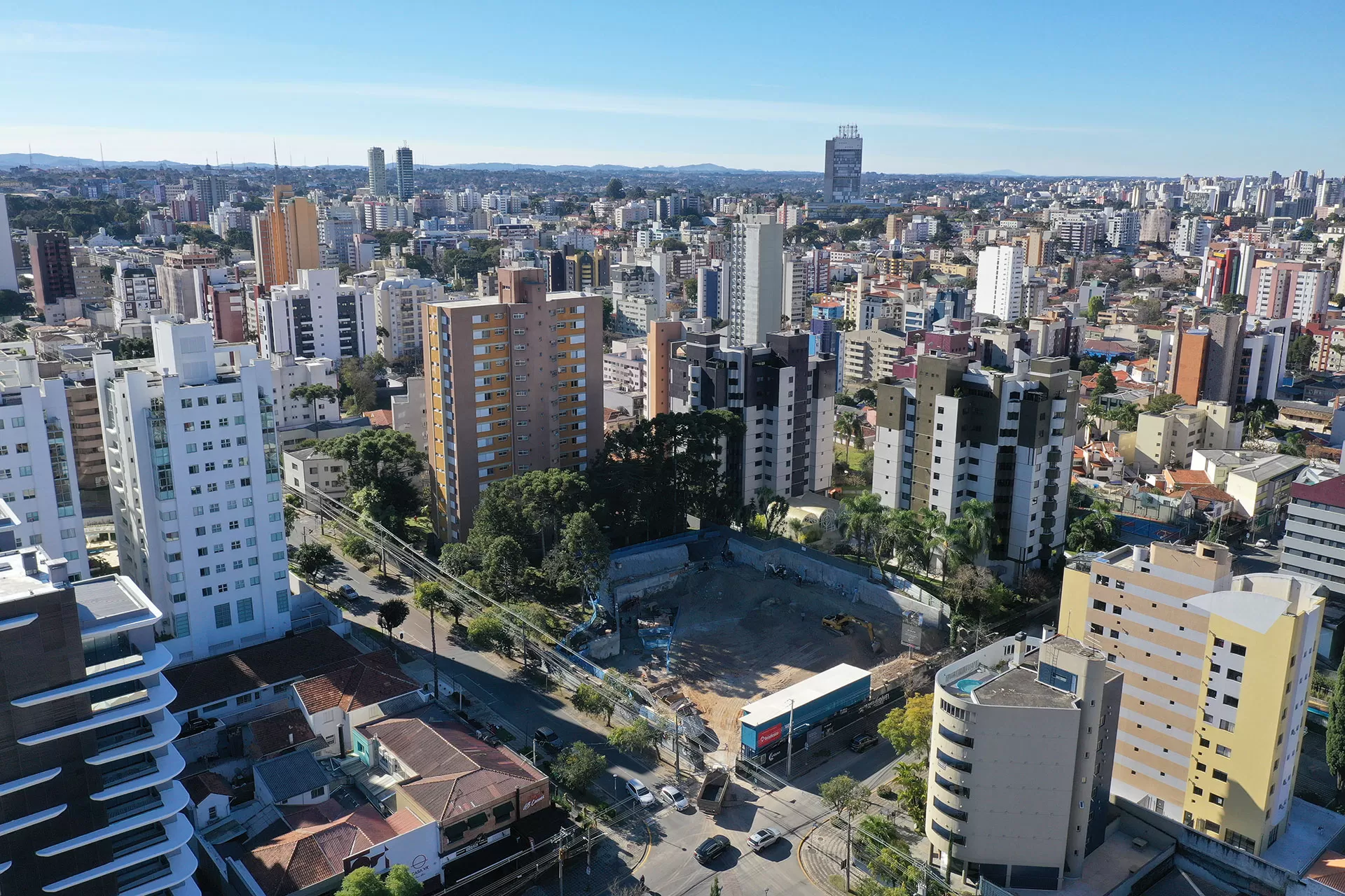 Vista aérea do terreno do PINAH e do entorno